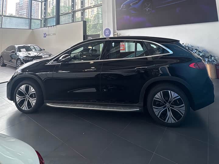 Фото 3 - Mercedes-Benz EQE SUV