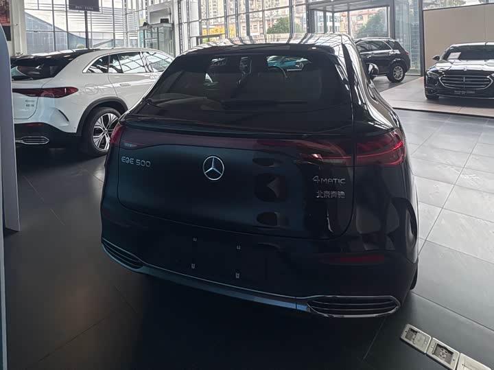Фото 4 - Mercedes-Benz EQE SUV