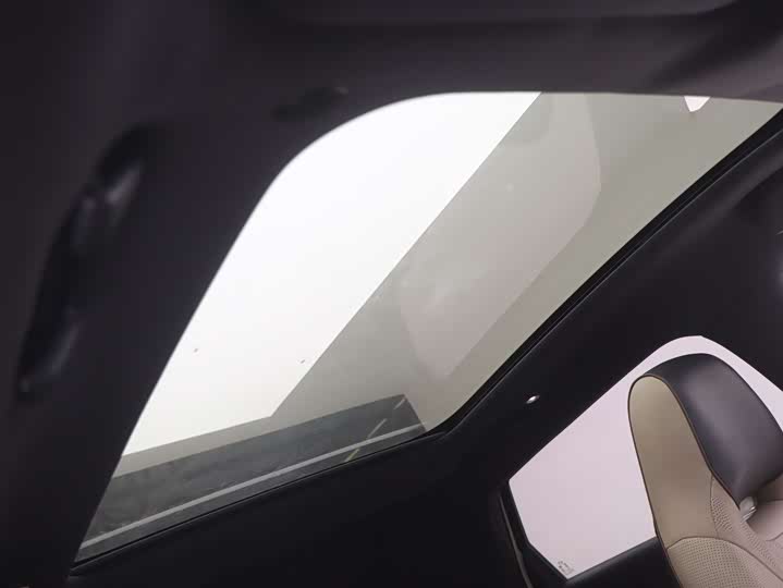 Фото 17 - BYD Dolphin