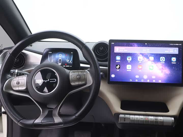 Фото 20 - BYD Dolphin