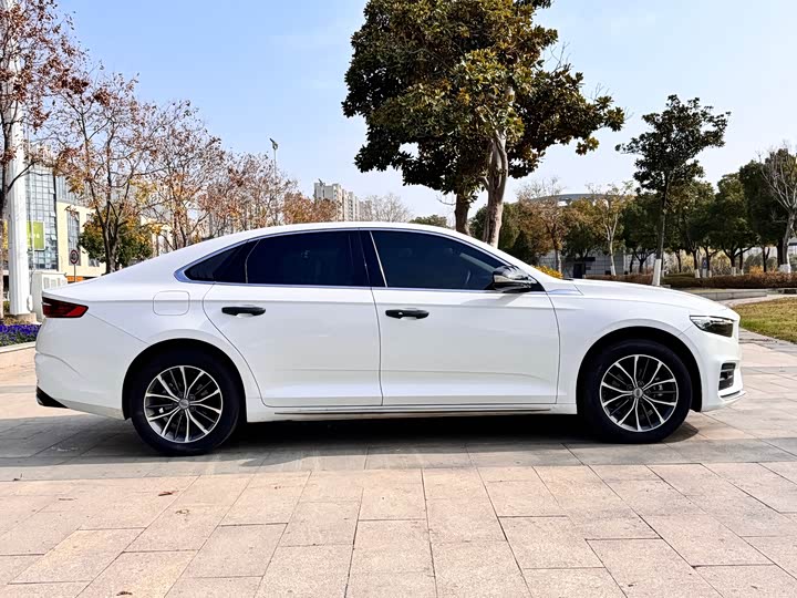 Фото 4 - Geely Preface