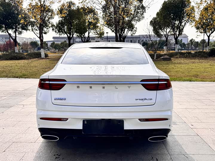 Фото 6 - Geely Preface