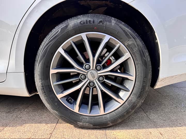 Фото 8 - Geely Preface