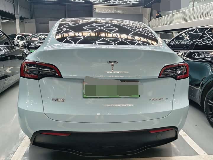 Фото 12 - Tesla Model Y