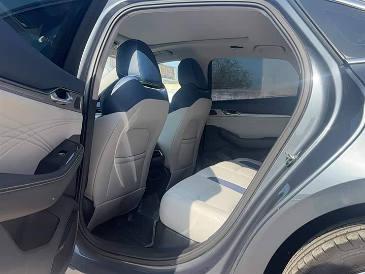 Фото 13 - Geely Preface