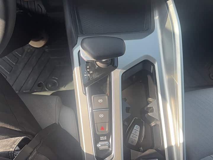 Фото 7 - Geely Preface