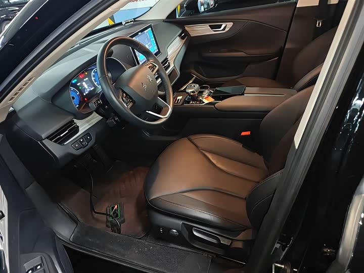 Фото 15 - Hongqi E-QM5