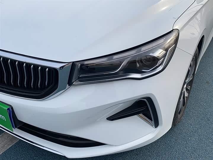 Фото 3 - Geely Emgrand