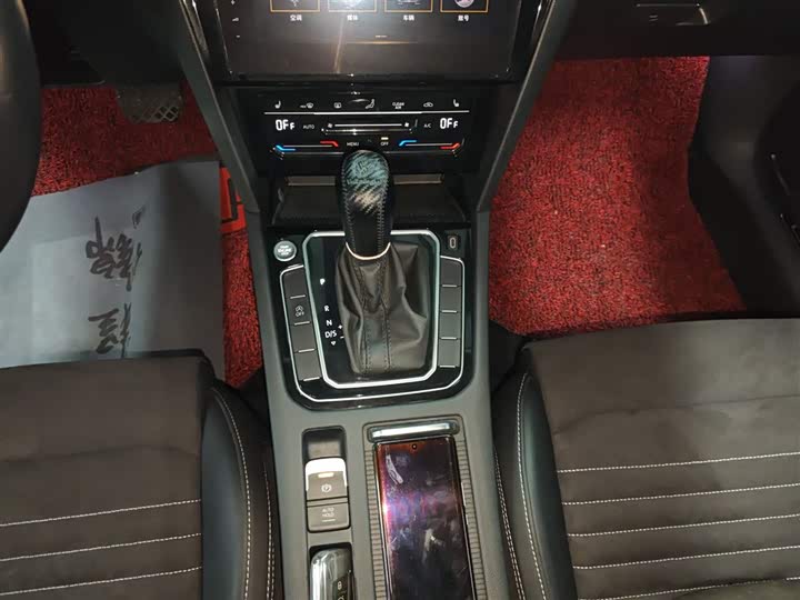 Фото 14 - Volkswagen Magotan