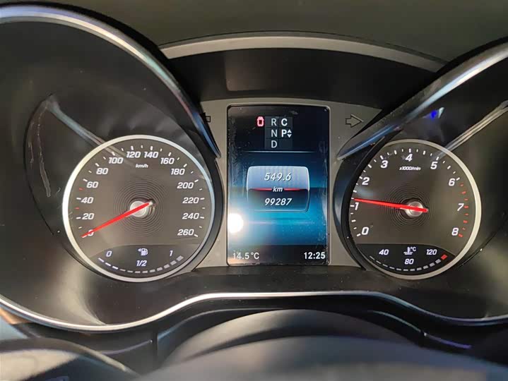 Фото 12 - Mercedes-Benz V-Class