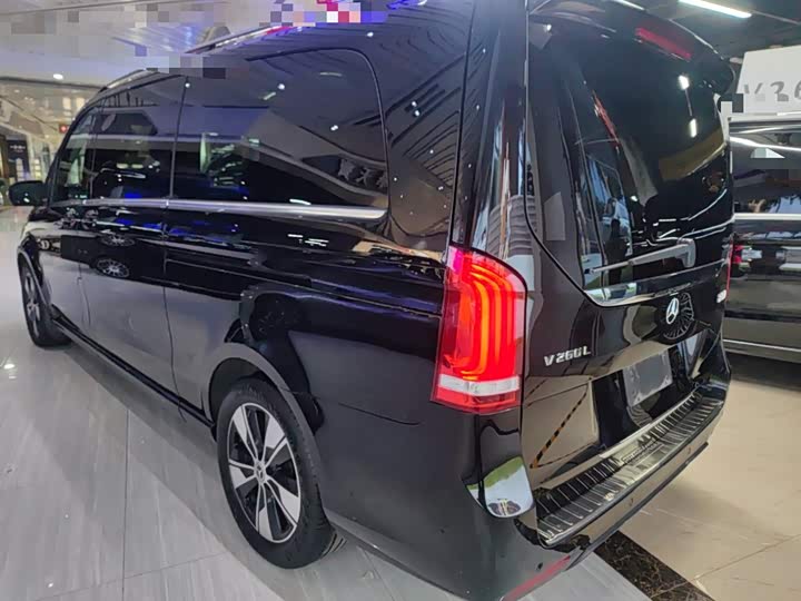 Фото 5 - Mercedes-Benz V-Class