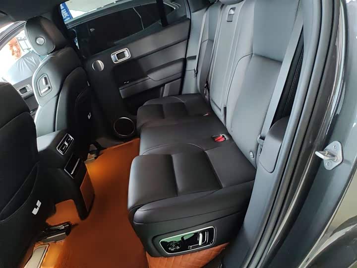 Фото 10 - LiXiang L7