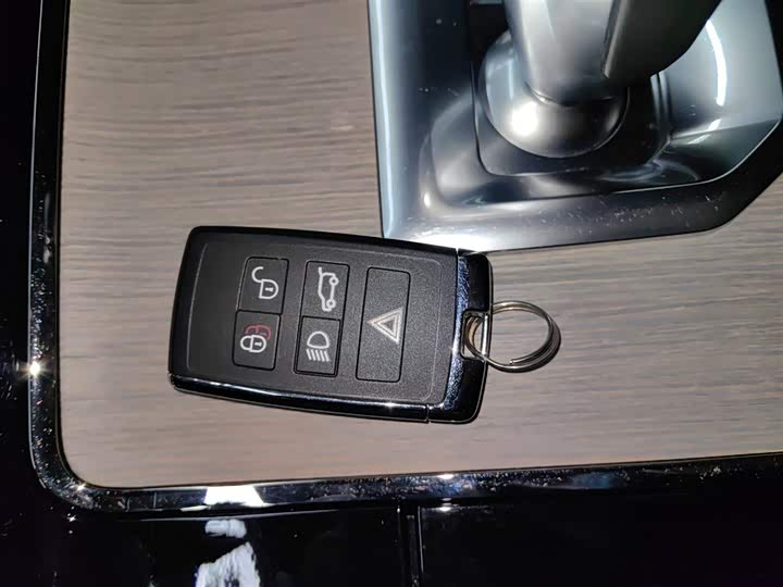 Фото 9 - Land Rover Range Rover Evoque L