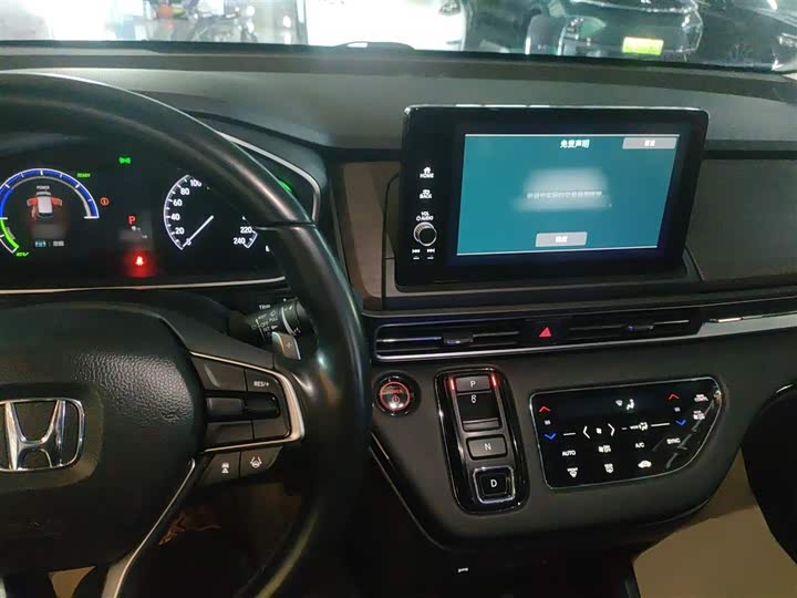 Фото 10 - Honda Odyssey