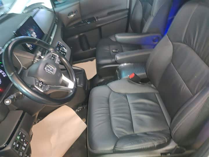 Фото 15 - Honda Odyssey