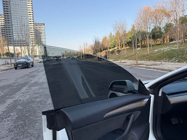 Фото 11 - Tesla Model 3