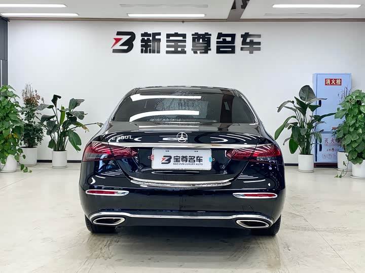 Фото 18 - Mercedes-Benz E-Class