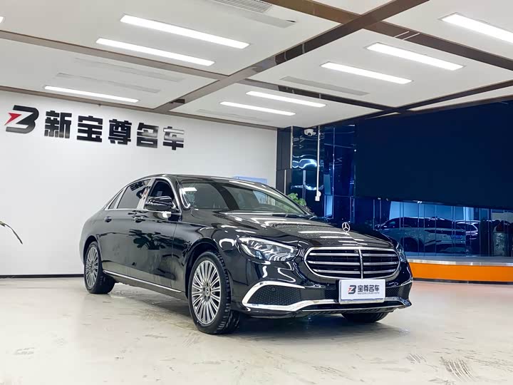 Фото 3 - Mercedes-Benz E-Class