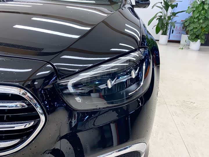 Фото 4 - Mercedes-Benz E-Class