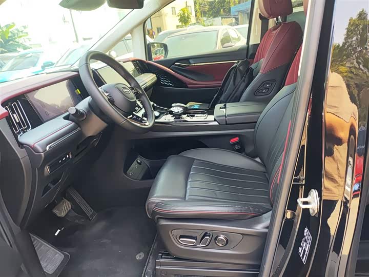 Фото 15 - GAC Trumpchi E9