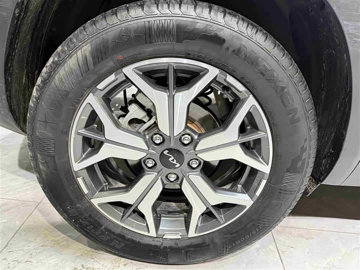 Фото 14 - Kia KX3