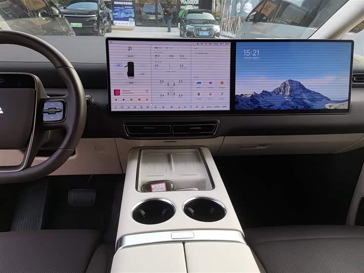 Фото 5 - LiXiang Mega