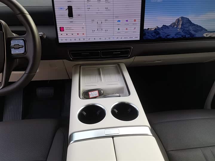 Фото 6 - LiXiang Mega