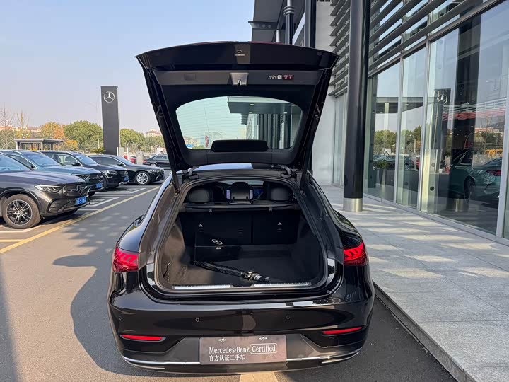 Фото 10 - Mercedes-Benz EQS