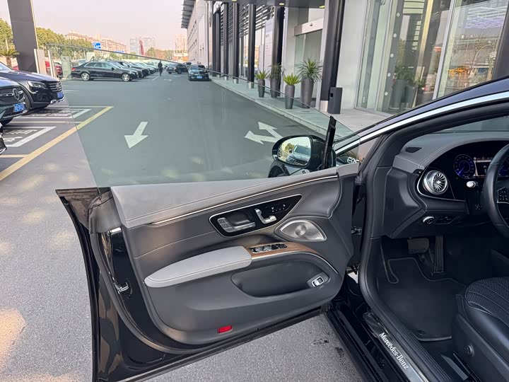 Фото 4 - Mercedes-Benz EQS