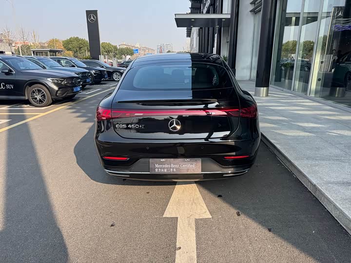 Фото 9 - Mercedes-Benz EQS