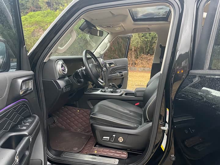 Фото 14 - Tank 300