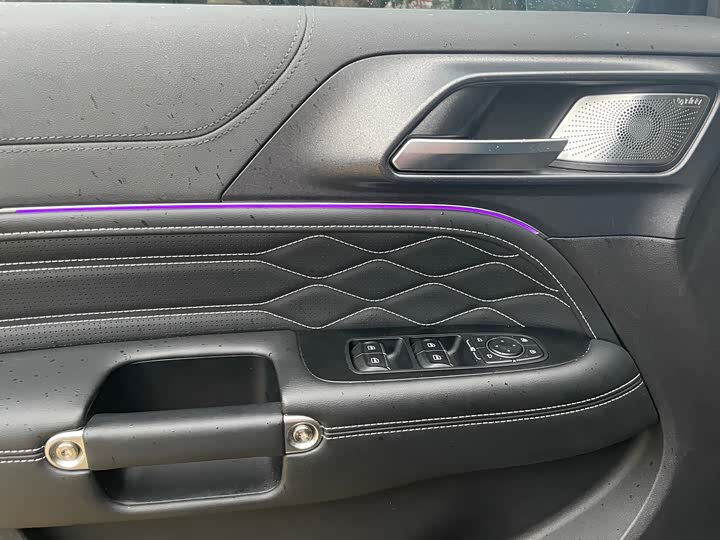 Фото 9 - Tank 300