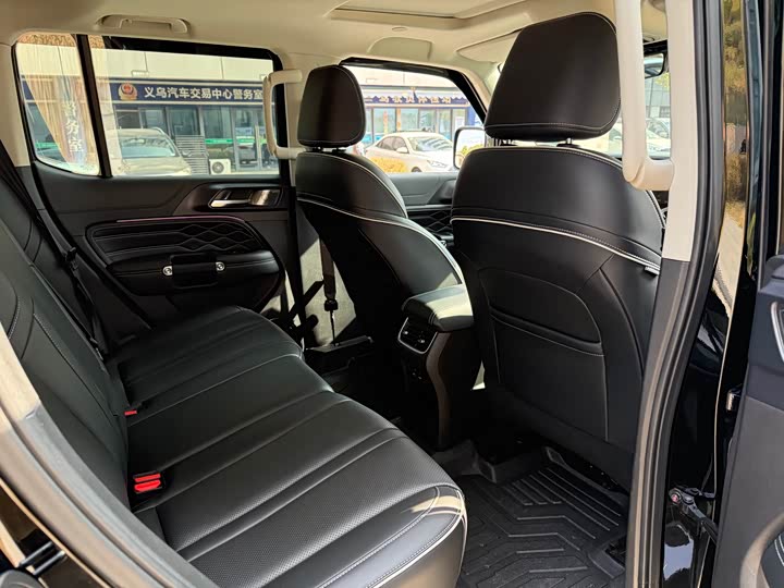 Фото 11 - Tank 300