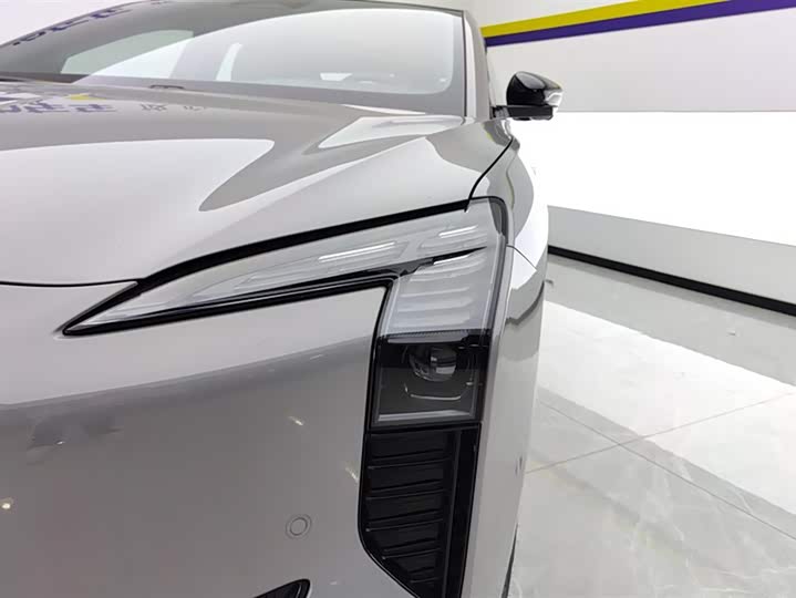 Фото 5 - Hongqi EH7