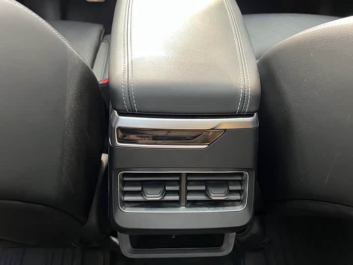 Фото 18 - Geely Preface