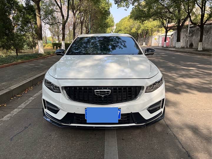 Фото 2 - Geely Preface