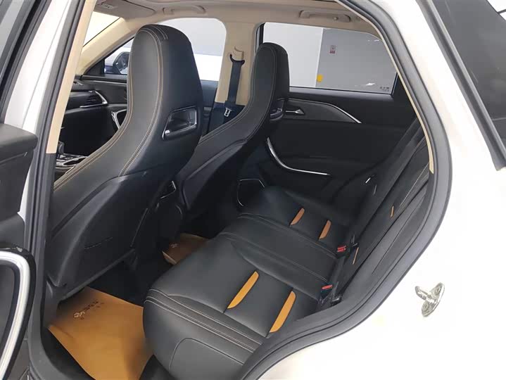 Фото 11 - Bestune T77