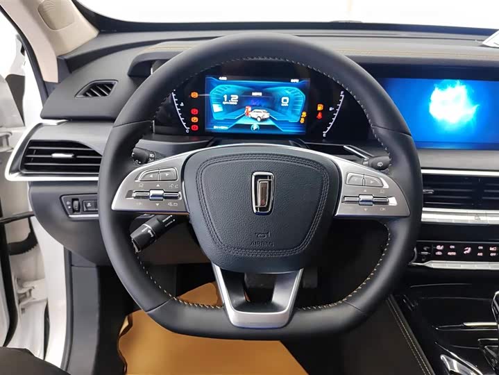 Фото 12 - Bestune T77