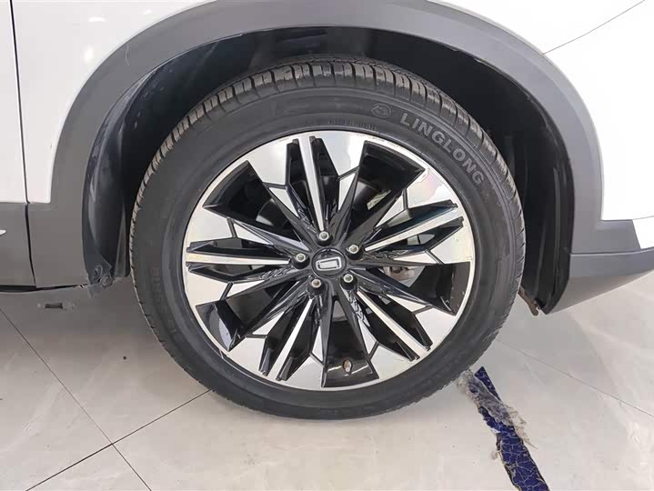 Фото 8 - Bestune T77