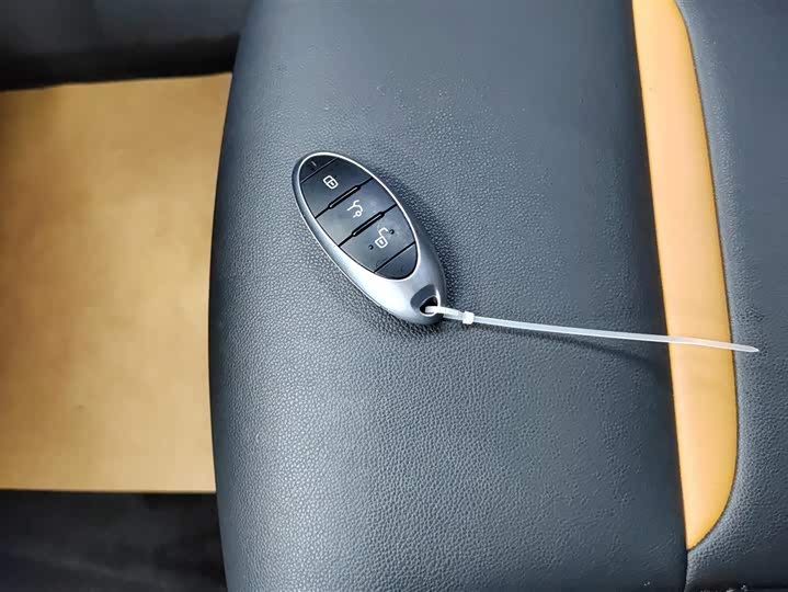 Фото 9 - Bestune T77