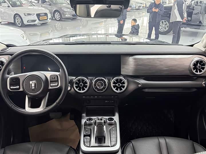 Фото 6 - Tank 300