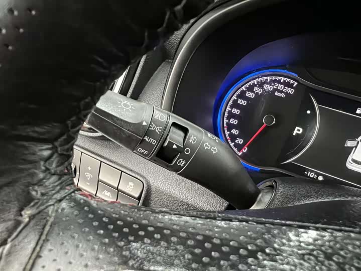 Фото 13 - Kia KX5