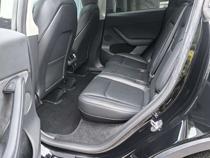 Фото 10 - Tesla Model Y