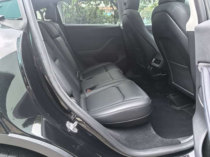 Фото 13 - Tesla Model Y