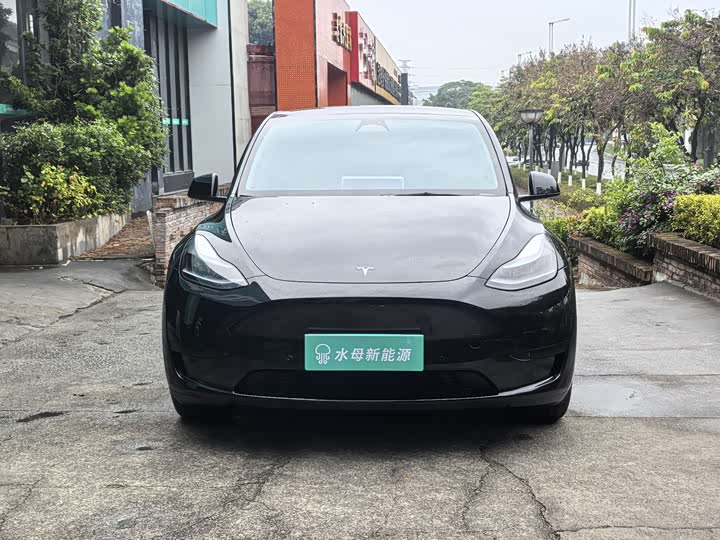 Фото 2 - Tesla Model Y