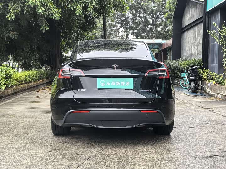 Фото 6 - Tesla Model Y