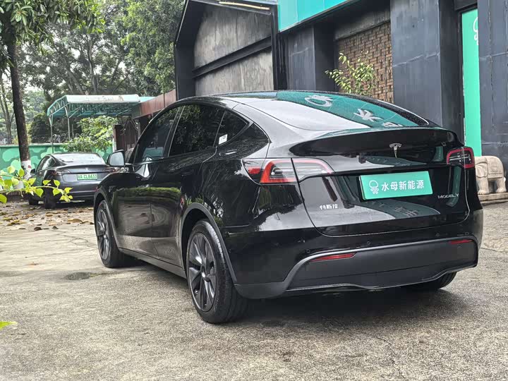 Фото 7 - Tesla Model Y