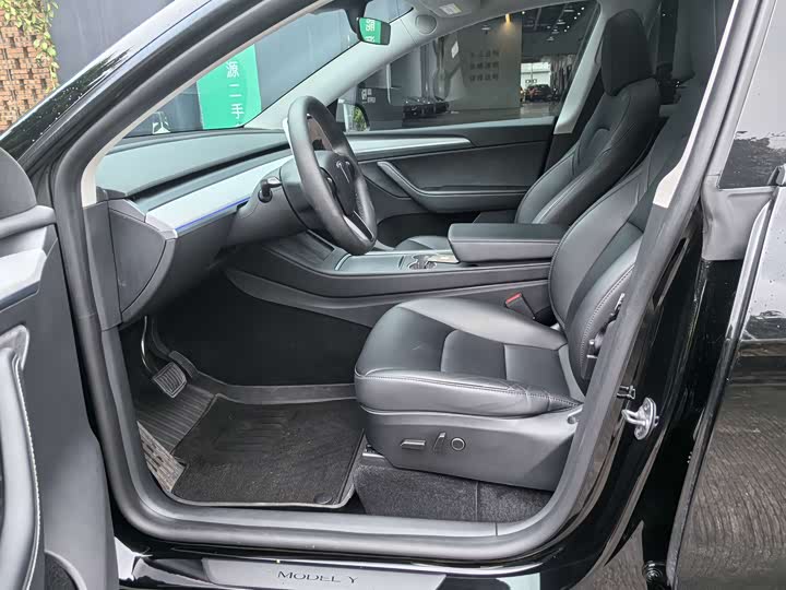 Фото 9 - Tesla Model Y