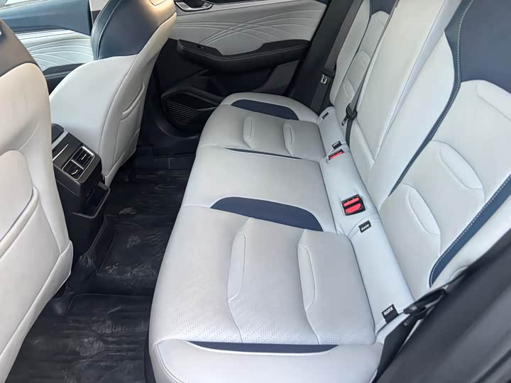 Фото 6 - Geely Preface