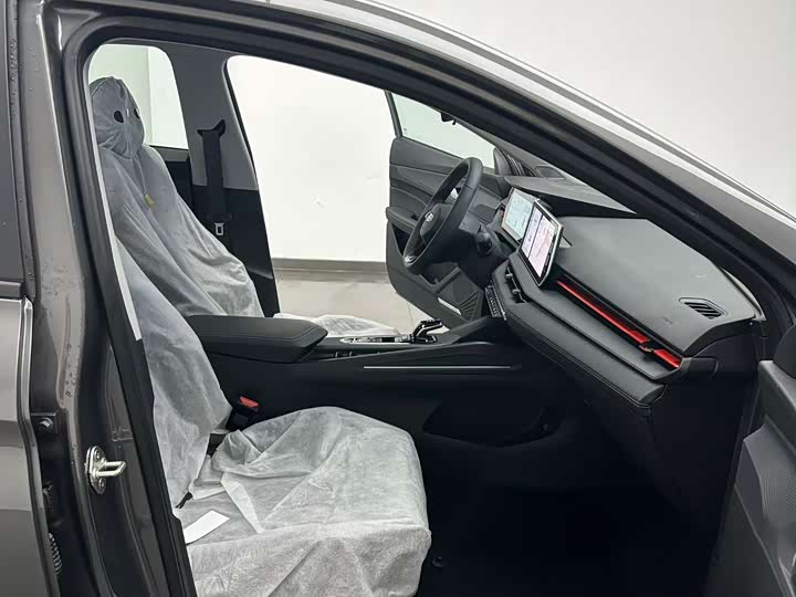 Фото 4 - Geely Binrui